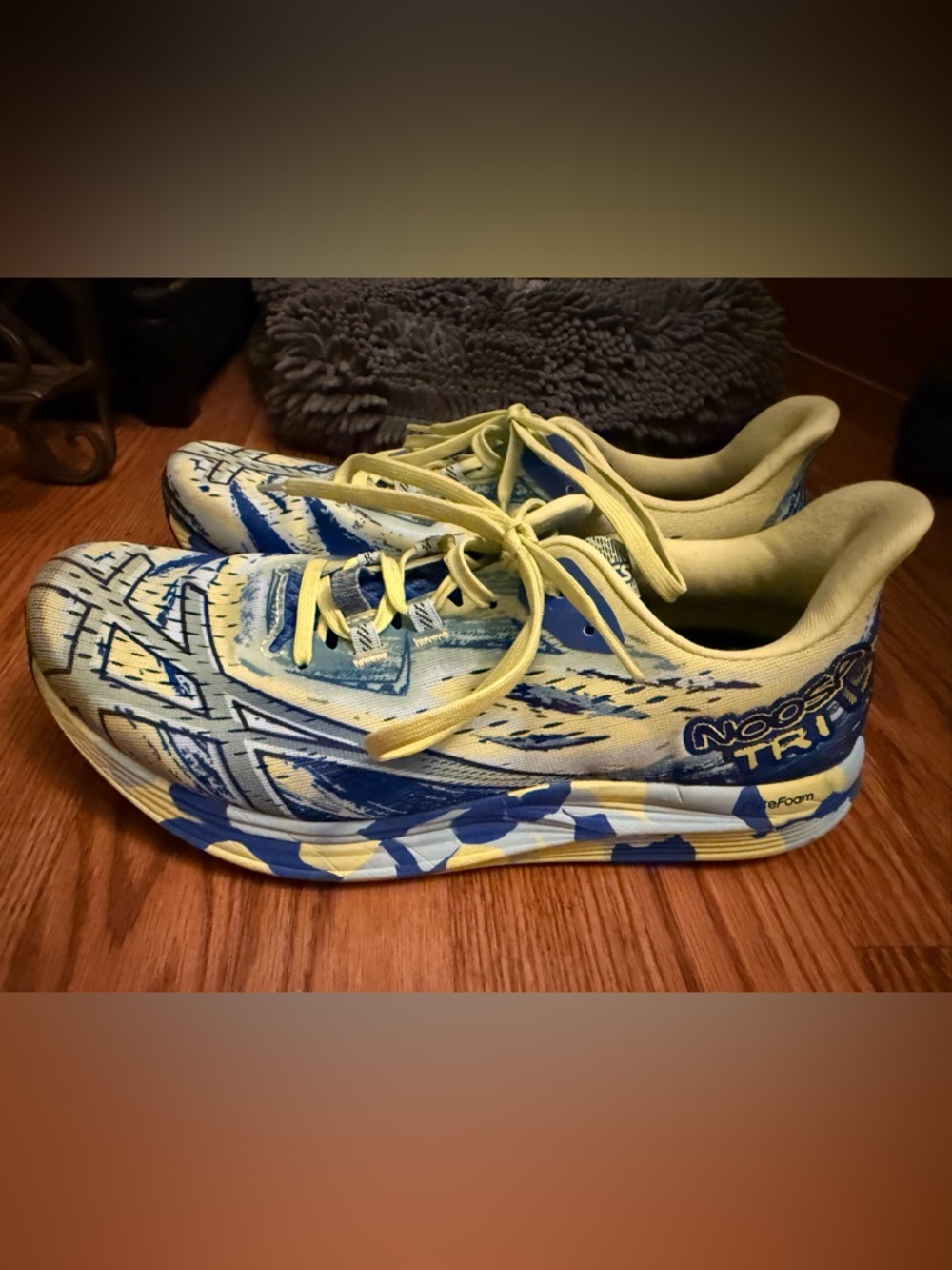 Men’s Asics Noosa TRI 15 Yellow and Blue Running Shoe - Picture 2 of 5